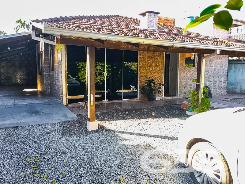 Casa à venda no Itinga, Joinville | 2 quartos (1 s