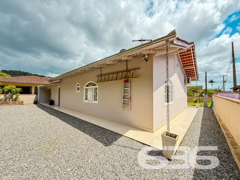 Casa TĂ©rrea Ă Venda em Joinville - Seu RefĂșgio de