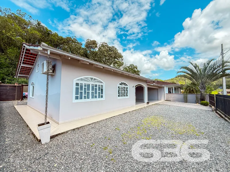 Casa TĂ©rrea Ă Venda em Joinville - Seu RefĂșgio de