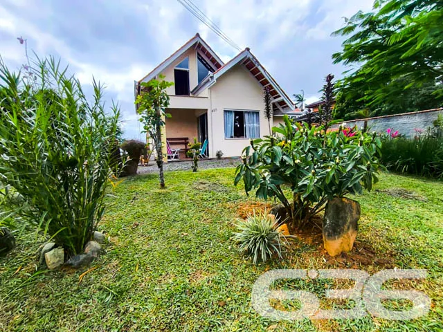 Descubra a excelĂȘncia em moradia com esta ampla re