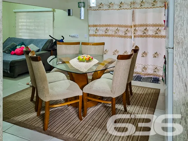 VENDE-SE CASA ESPAÇOSA COM ÁREA DE FESTAS NO BAIRR