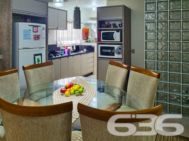 VENDE-SE CASA ESPAÇOSA COM ÁREA DE FESTAS NO BAIRR