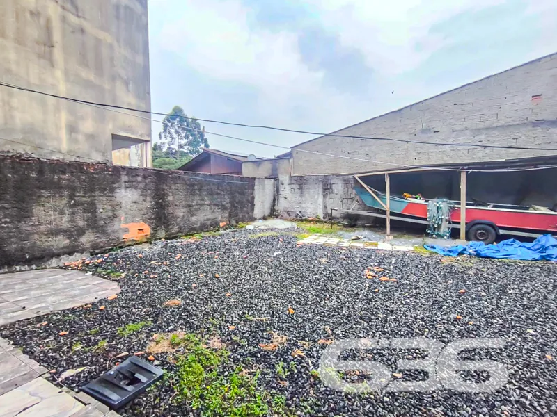 Residência térrea com terreno amplo à venda no Par