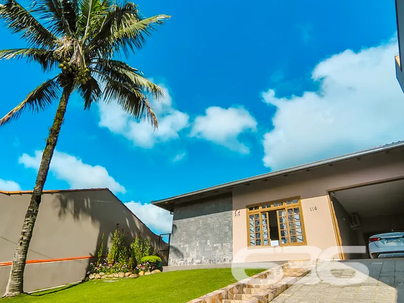 Casa à venda no bairro Nova Brasília, Joinville | 