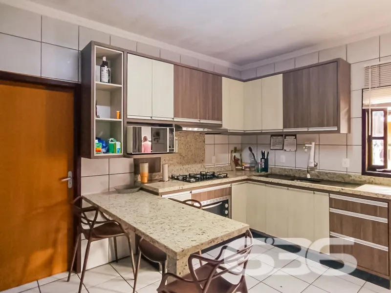 Casa à venda no bairro Espinheiros, Joinville | 4 