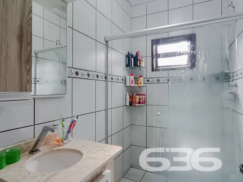 Casa à venda no bairro Espinheiros, Joinville | 4 