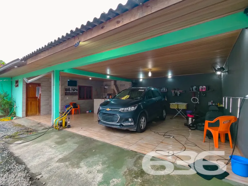 Casa Ă venda no bairro Paranaguamirim em Joinville