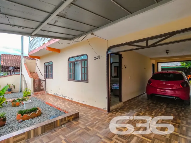Casa Ă venda no bairro Paranaguamirim em Joinville