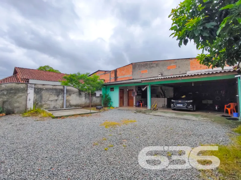 Casa Ă venda no bairro Paranaguamirim em Joinville