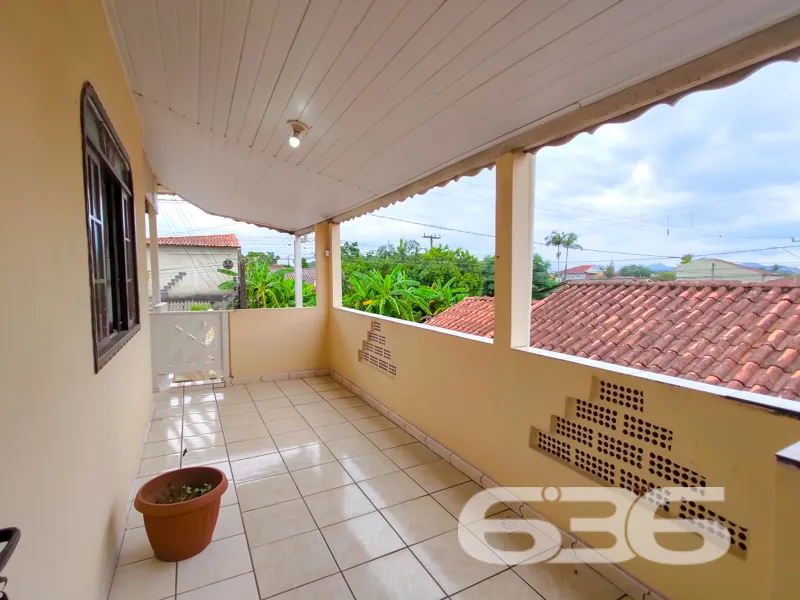 Casa Ă venda no bairro Paranaguamirim em Joinville