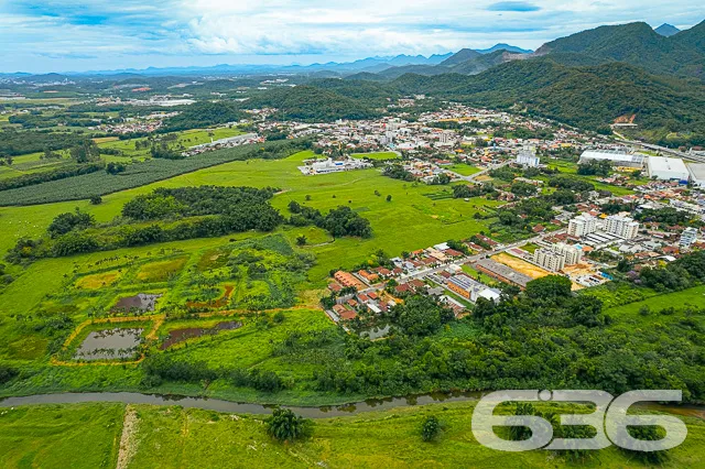 GRANDE OPORTUNIDADE DE IMÓVEL NO CENTRO DE PIRABEI
