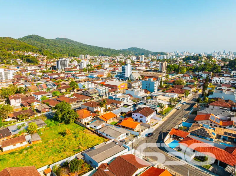 Encante-se com este Magnífico Imóvel no Coração de