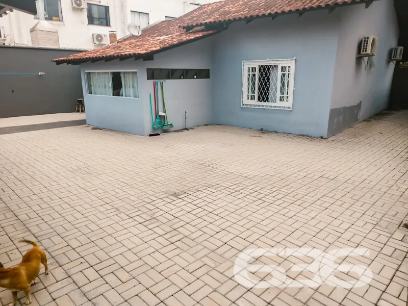 Casa à venda no bairro Santo Antônio em Joinville.