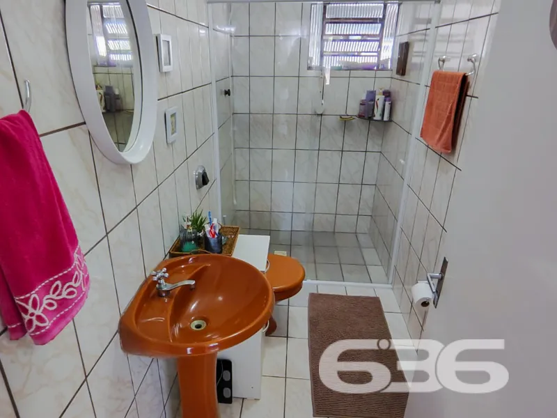 ESPETACULAR CASA COM 1 SUÍTE E 3 QUARTOS, NO BAIRR