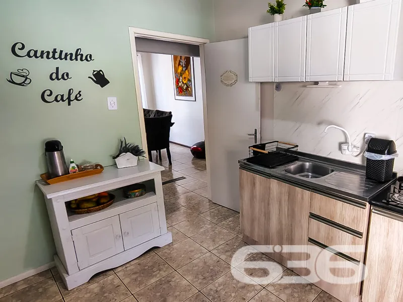 ESPETACULAR CASA COM 1 SUÍTE E 3 QUARTOS, NO BAIRR