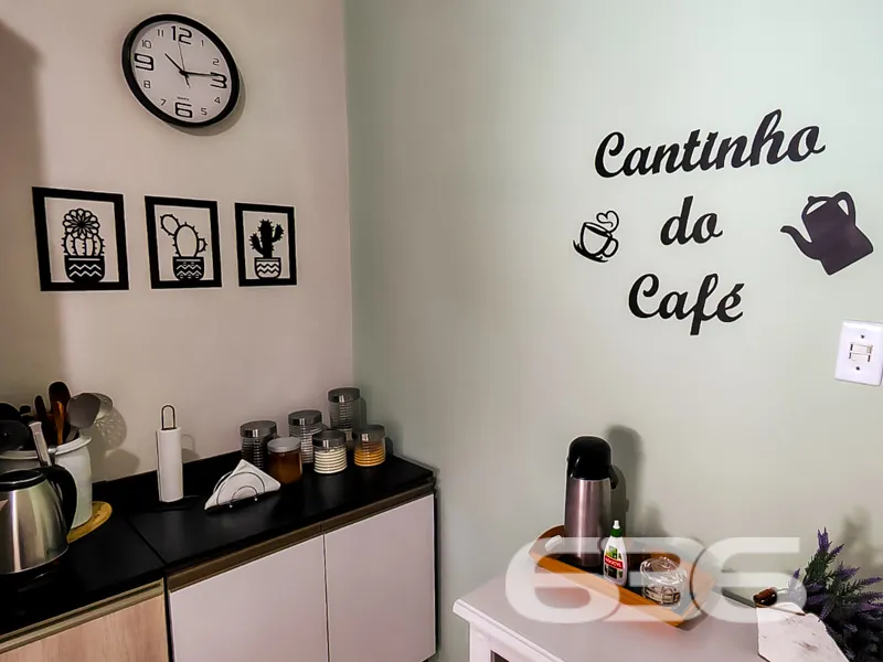 ESPETACULAR CASA COM 1 SUÍTE E 3 QUARTOS, NO BAIRR