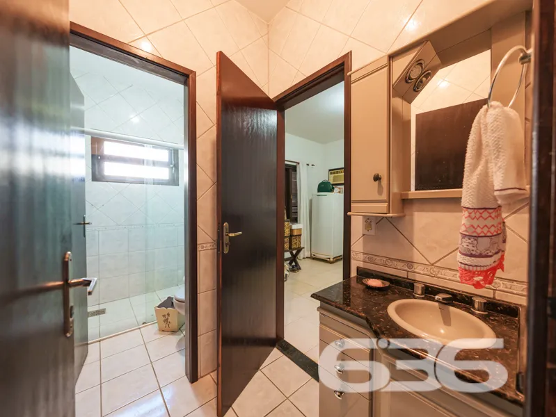 RESIDÊNCIA DE ALTO PADRÃO COM 2 SUÍTES + 2 QUARTOS