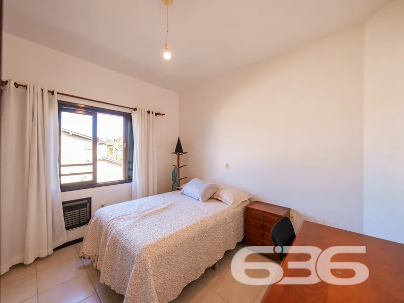 RESIDÊNCIA DE ALTO PADRÃO COM 2 SUÍTES + 2 QUARTOS