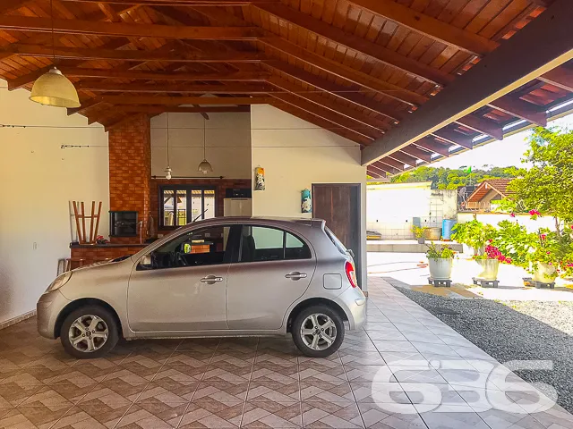 RESIDĂNCIA DE ALTO PADRĂO COM 2 SUĂTES + 2 QUARTOS