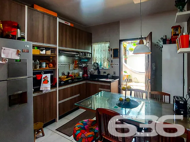 SOBRADO COM 2 DORMITÓRIOS NO BAIRRO ITAUM - ESTUDA