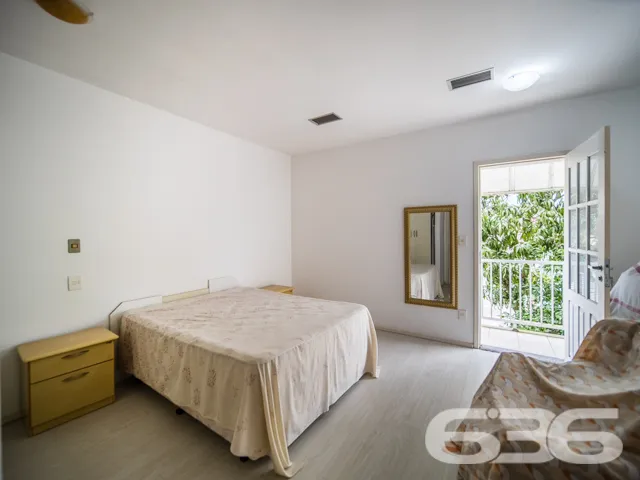 LINDO SOBRADO COM 3 QUARTOS NO BAIRRO SANTO ANTÔNI