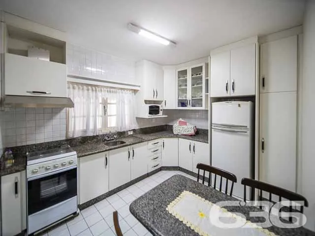 LINDO SOBRADO COM 3 QUARTOS NO BAIRRO SANTO ANTÔNI