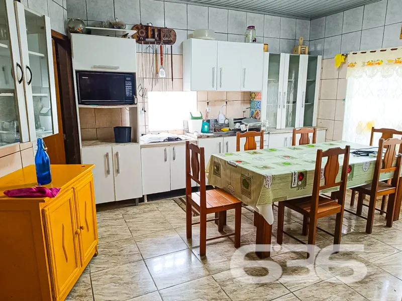 Residência térrea à venda no Centro de Balneário B