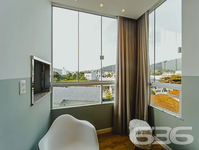 COBERTURA PLANA COM 1 SUÍTE E 2 QUARTOS NO BAIRRO 