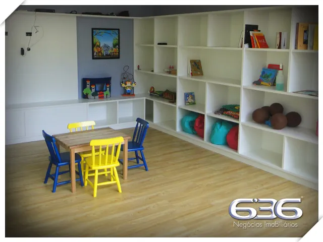 COBERTURA PLANA COM 1 SUÍTE E 2 QUARTOS NO BAIRRO 