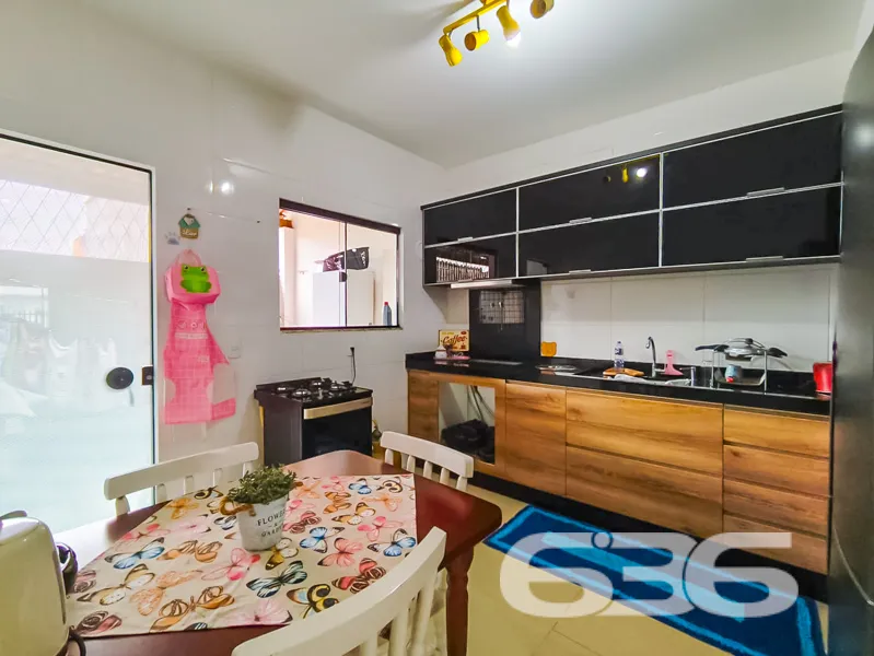 Sobrado à venda no bairro Aventureiro em Joinville