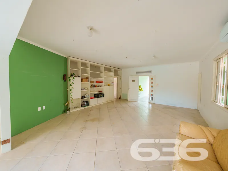 Casa à venda no bairro América em Joinville, com t