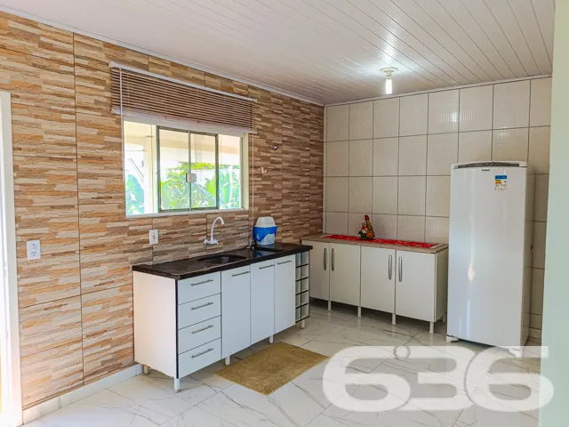 Descubra um lar espaçoso e convidativo, ideal para