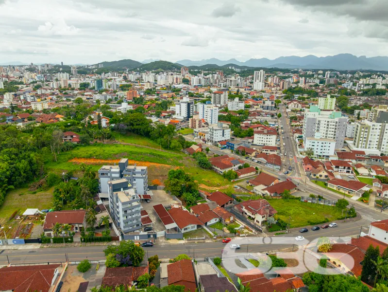 Apartamento à venda no Saguaçu, Joinville/SC, com 