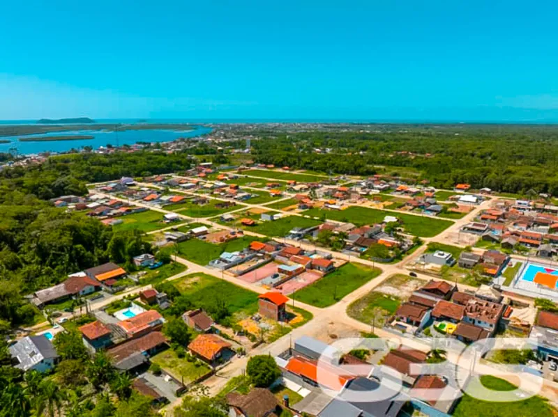 Casa à venda no bairro Pinheiros em Balneário Barr