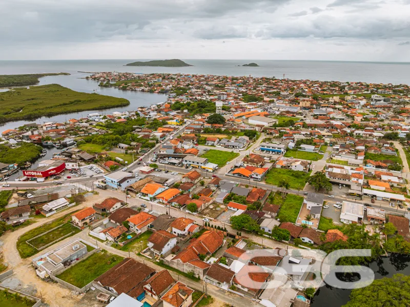 Terreno à venda no Centro de Balneário Barra do Su