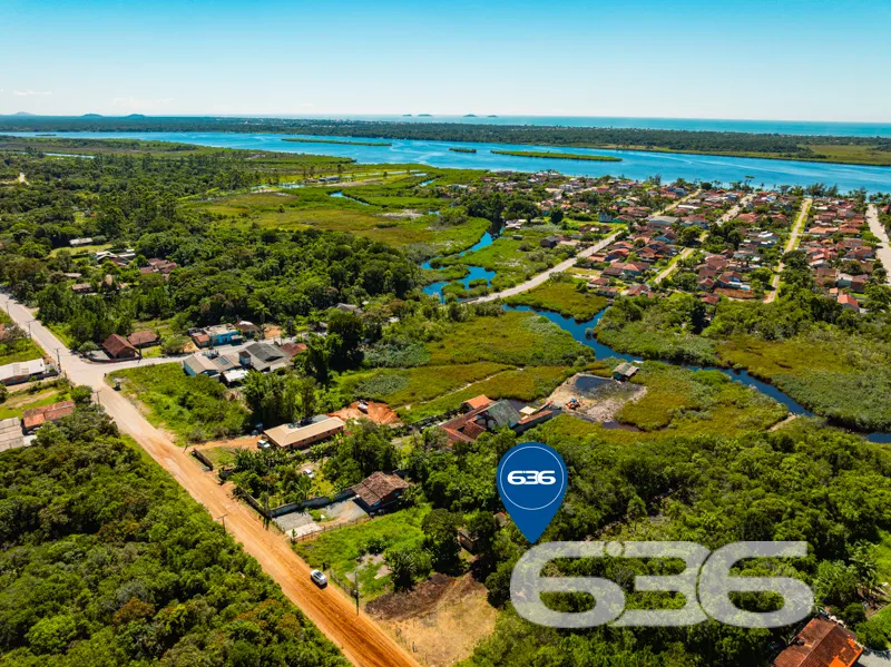 ÓTIMO TERRENO COM FUNDOS PARA O RIO VERMELHO À VEN