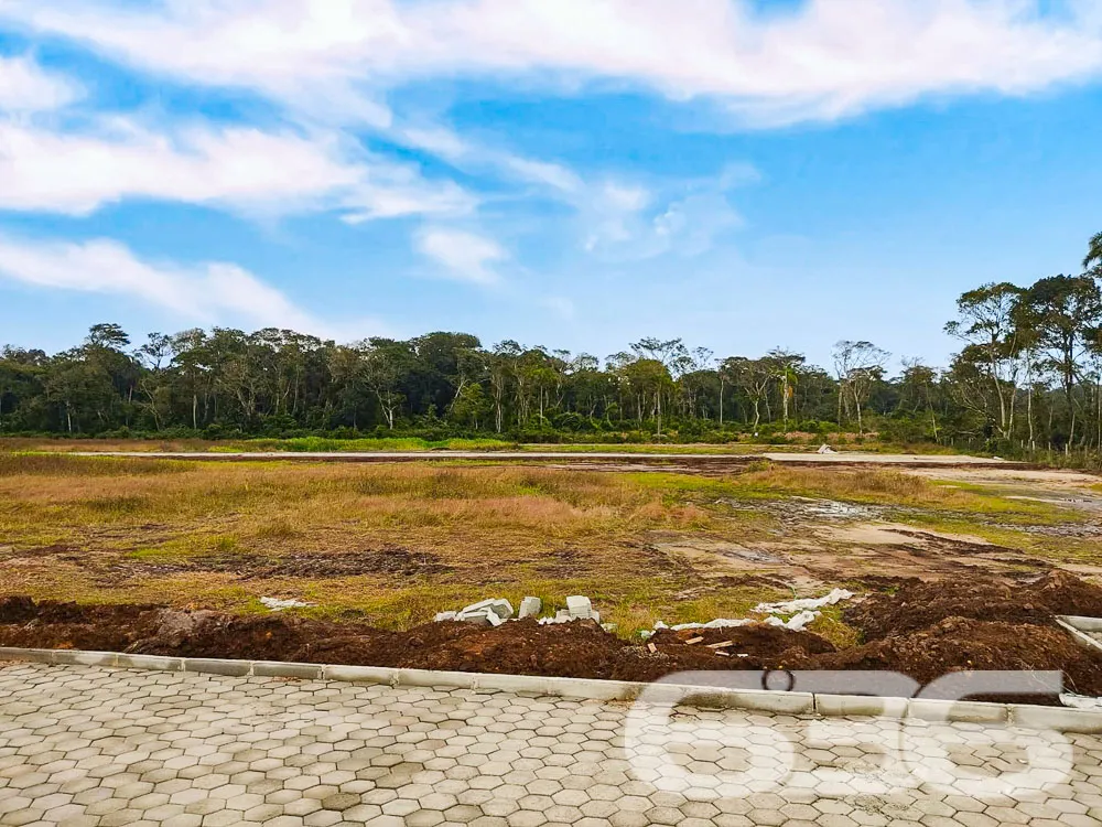 TERRENO EM CONDOMÍNIO RESIDENCIAL NA PRAIA DO ERVI