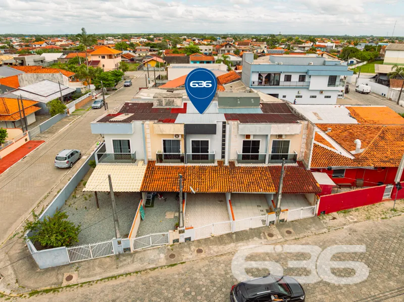Casa Geminada Sobrado no Centro de Balneário Barra