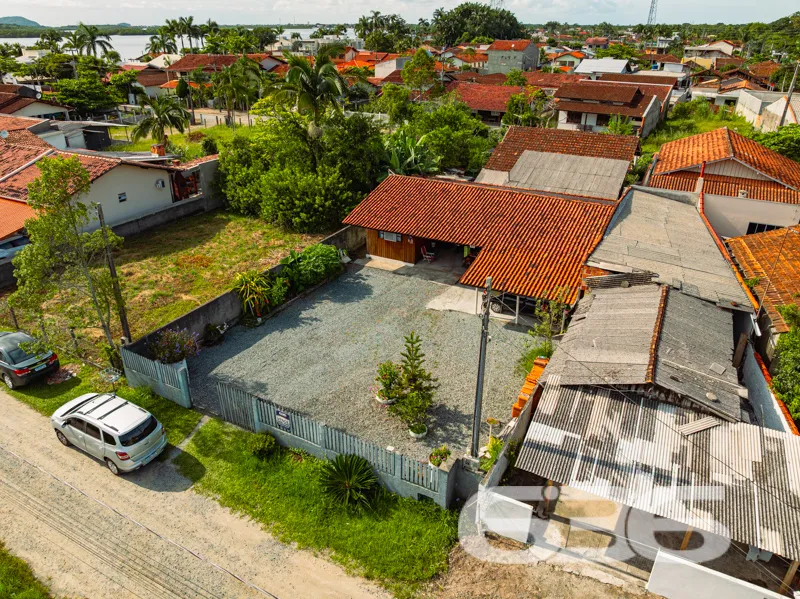Casa à venda no bairro Pinheiros, Balneário Barra 