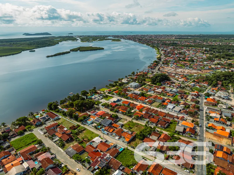 Casa à venda no bairro Pinheiros, Balneário Barra 