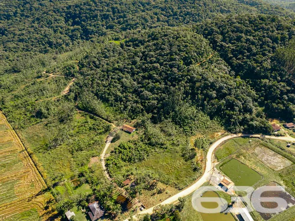 VENDE-SE AMPLA CHÁCARA EM SÃO FRANCISCO DO SUL!
I