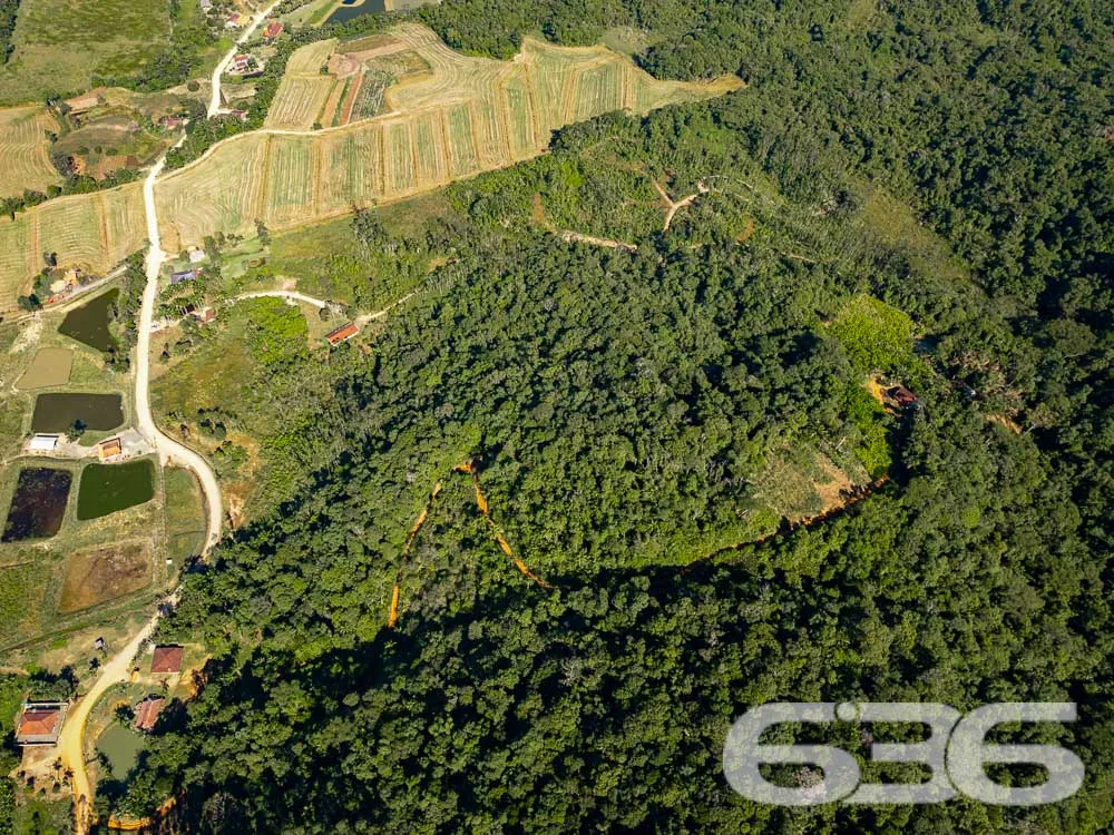 VENDE-SE AMPLA CHÁCARA EM SÃO FRANCISCO DO SUL!
I