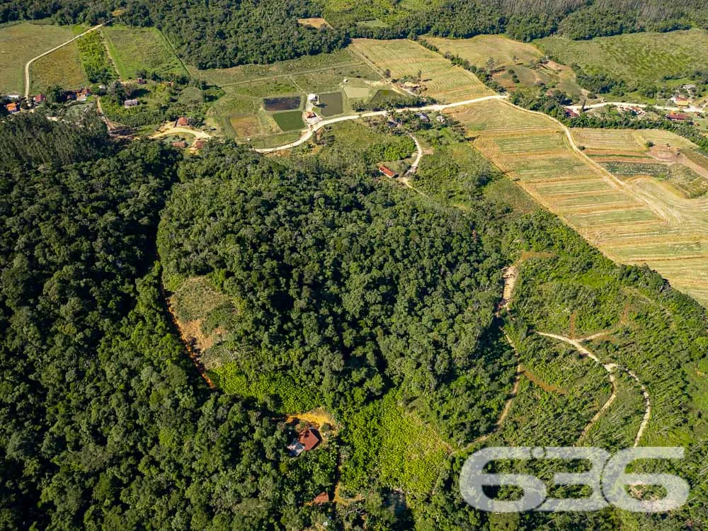 VENDE-SE AMPLA CHÁCARA EM SÃO FRANCISCO DO SUL!
I