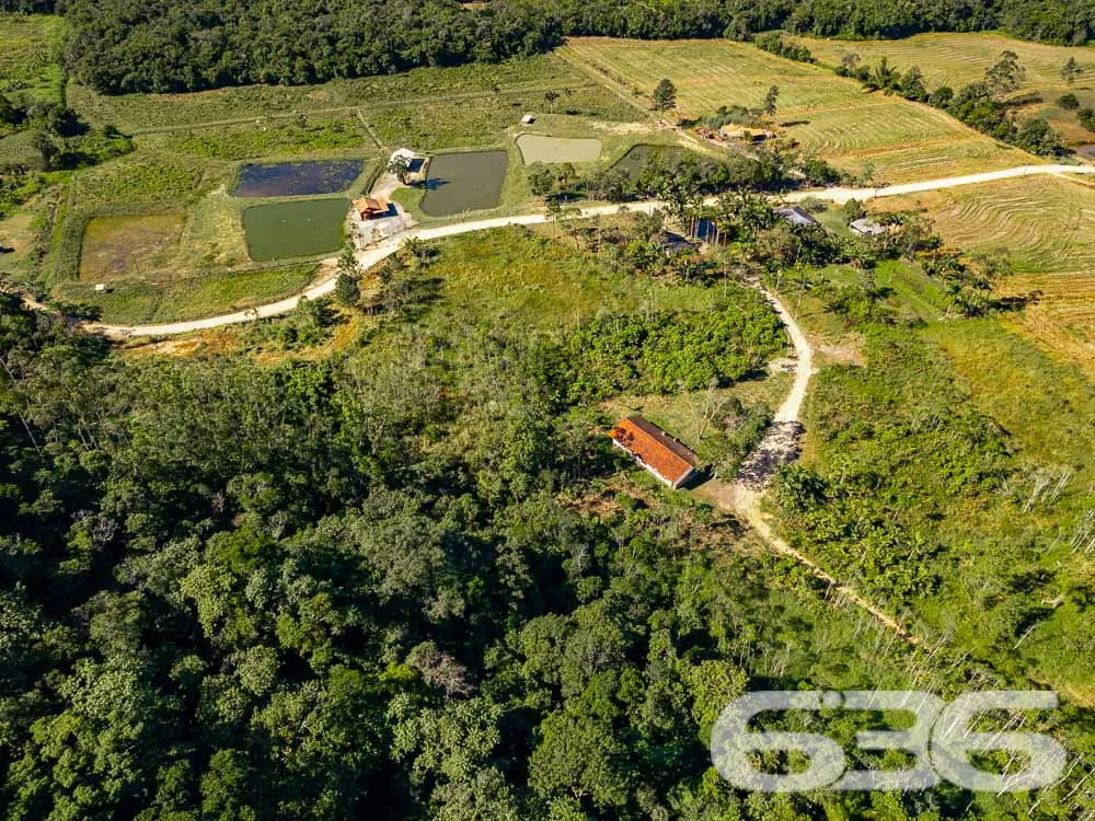 VENDE-SE AMPLA CHÁCARA EM SÃO FRANCISCO DO SUL!
I