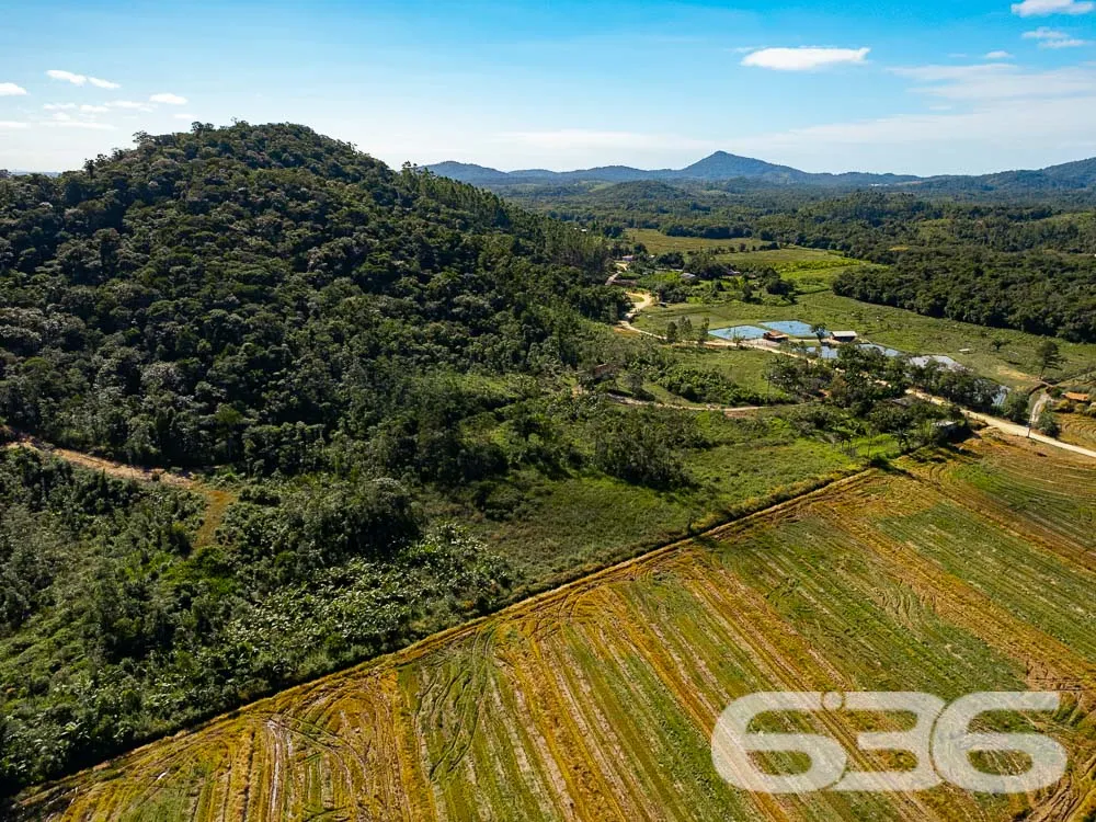 VENDE-SE AMPLA CHÁCARA EM SÃO FRANCISCO DO SUL!
I