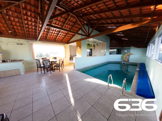 Sobrado à venda no bairro Guanabara em Joinville.