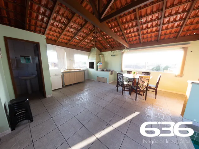 Sobrado à venda no bairro Guanabara em Joinville.