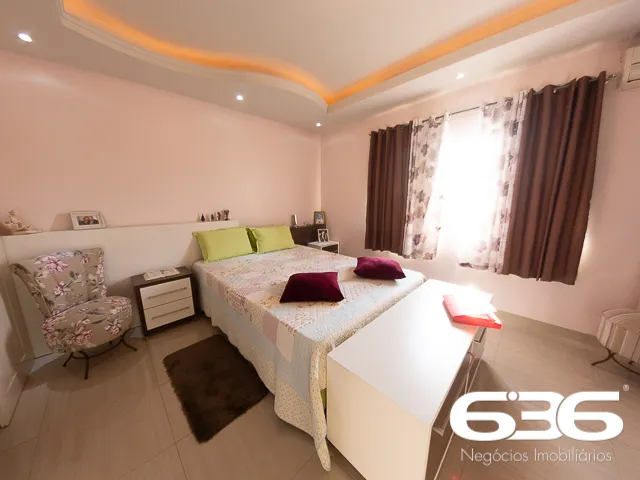 Sobrado à venda no bairro Guanabara em Joinville.