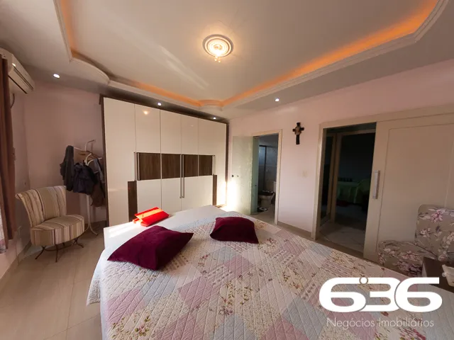 Sobrado à venda no bairro Guanabara em Joinville.