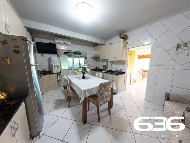 Sobrado à venda no bairro Guanabara em Joinville.